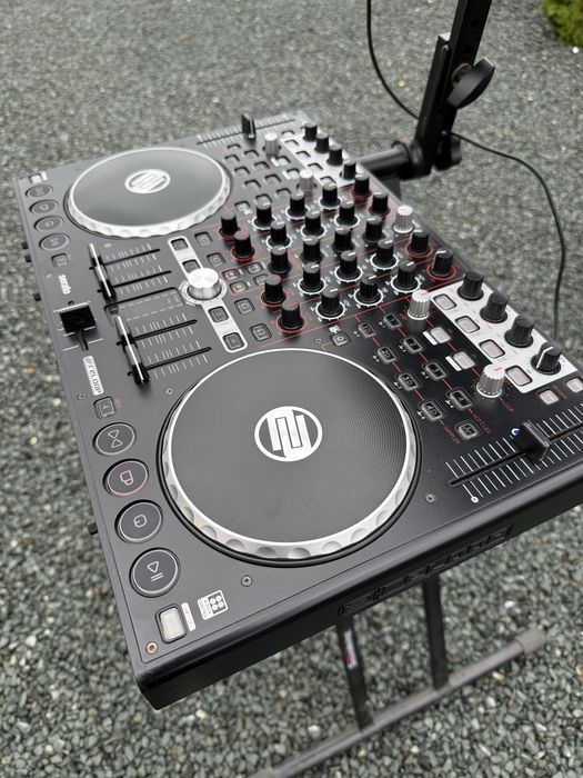 Mixer Reloop treminal mix 4