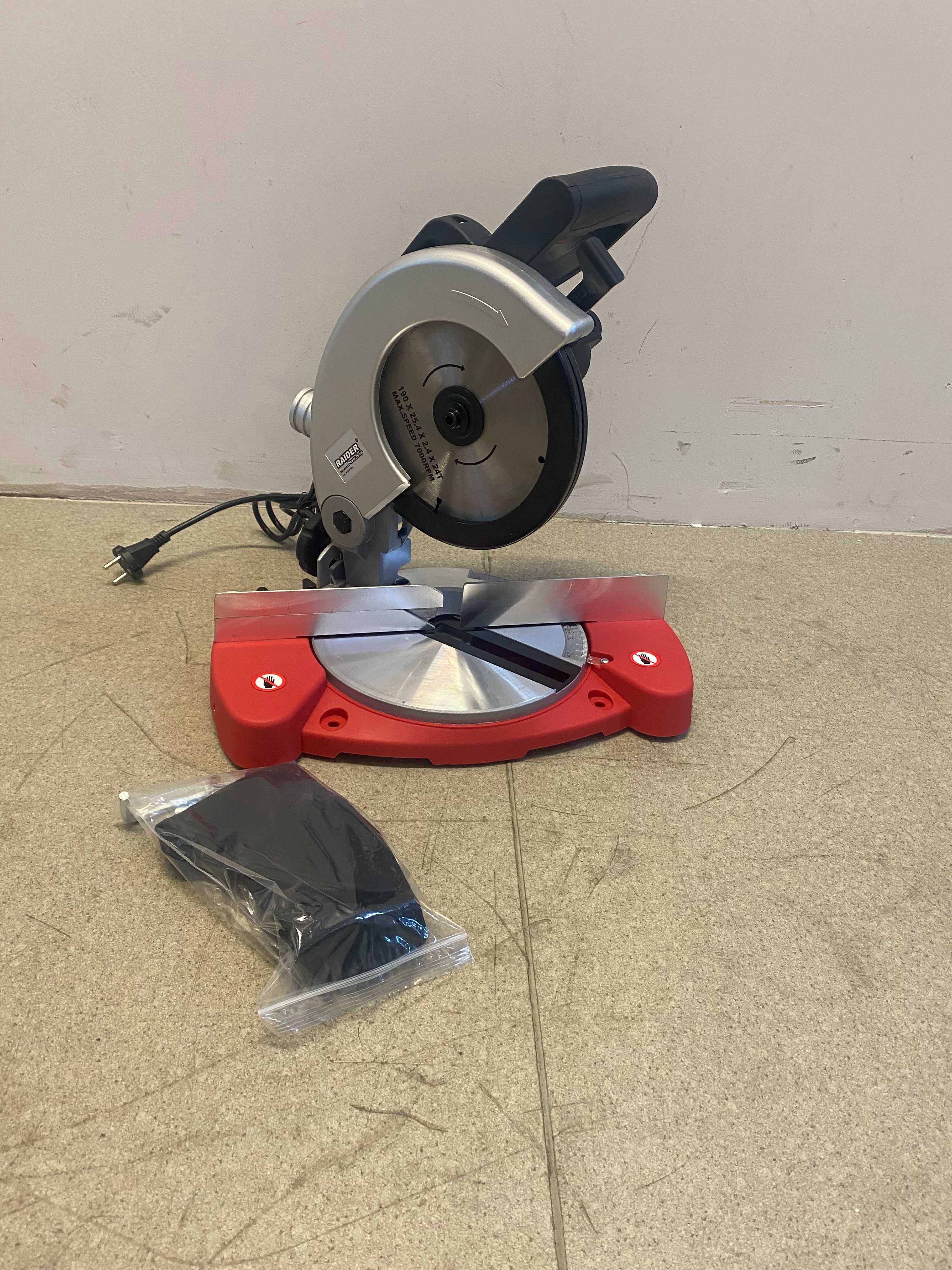 053100	Циркуляр настолен ø190mm 800W RD-MS02