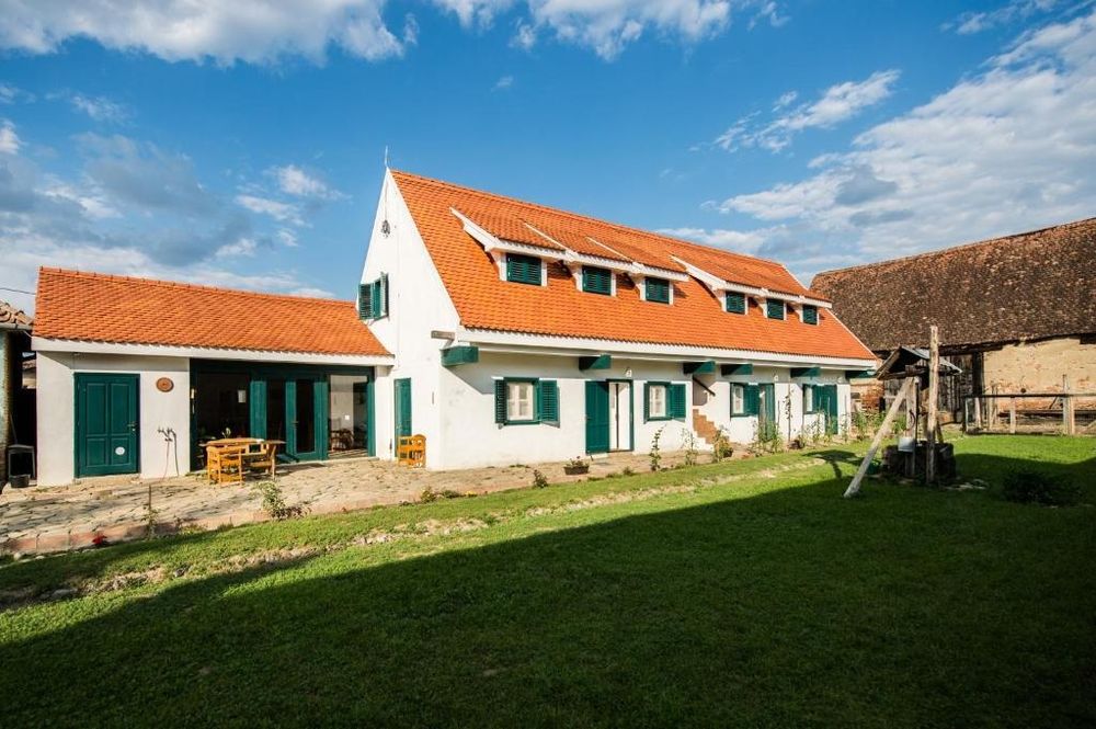 Pensiune de închiriat, 13 locuri, in Transilvania cu sauna&ciubar