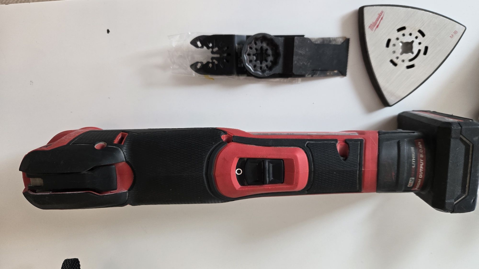 Milwaukee m12 multitool multifunctionala fara baterie, in garantie