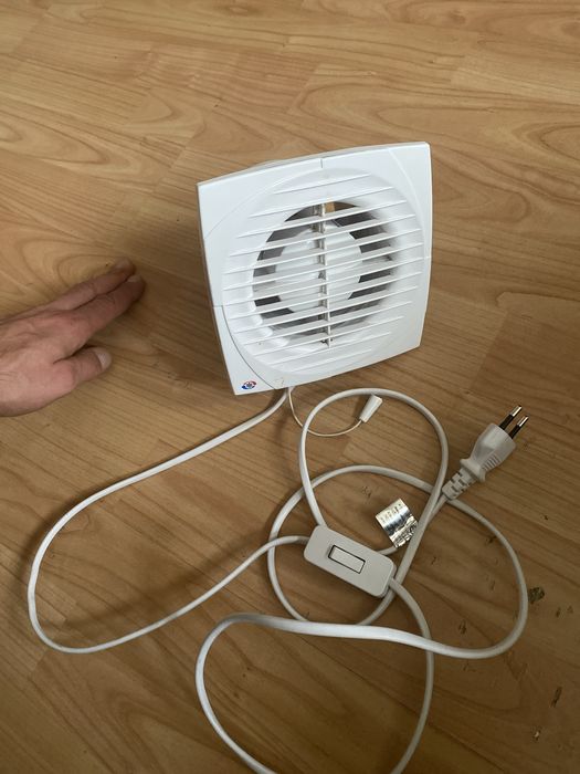 Ventilator mic Vents - aerisire baie debara spatii inchise
