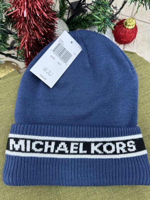 Caciuli Armani si Michael Kors noi