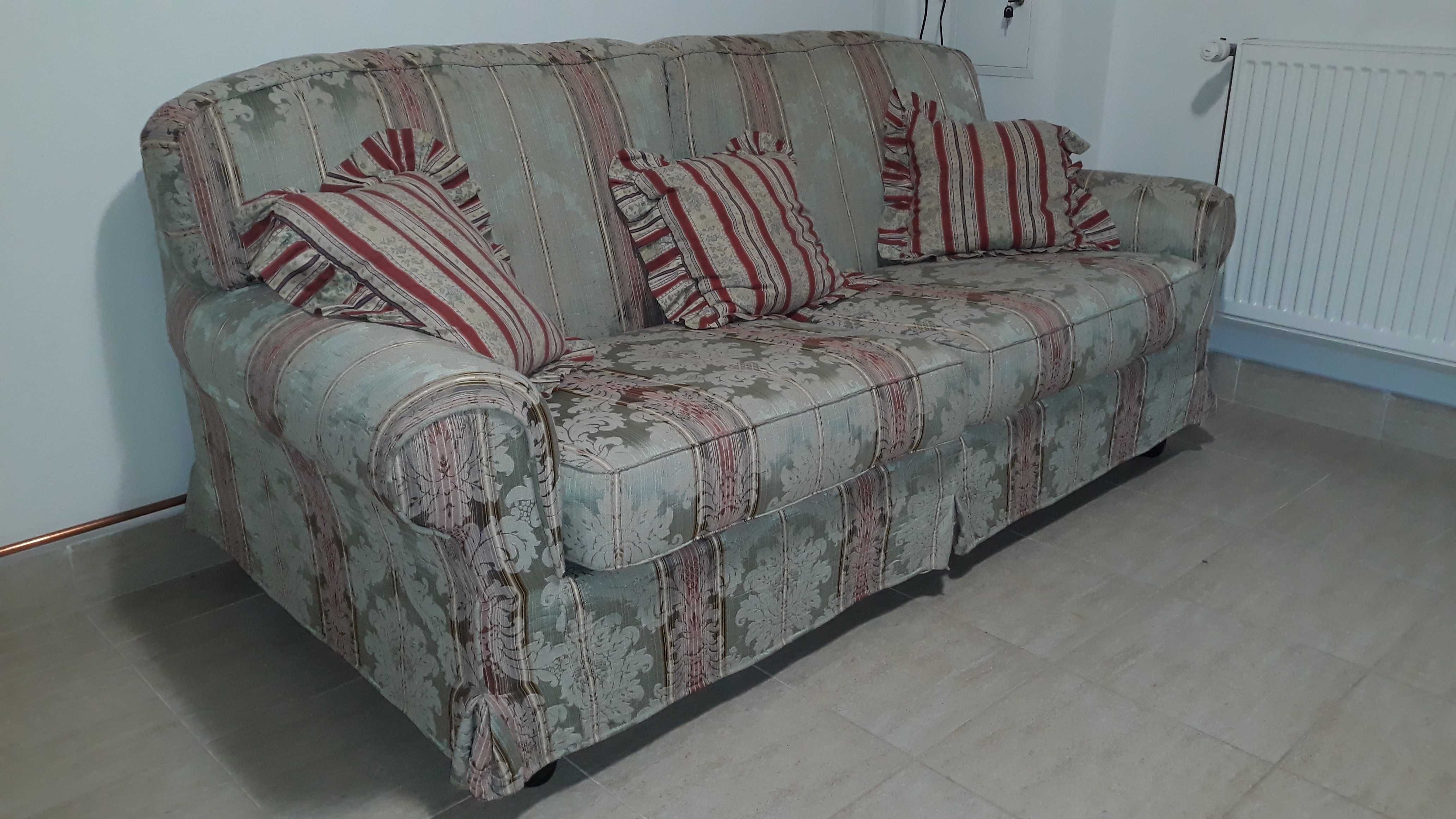 Canapea fixă, pentru 3 locuri, dimensiuni 195L×90l×80Îcm.