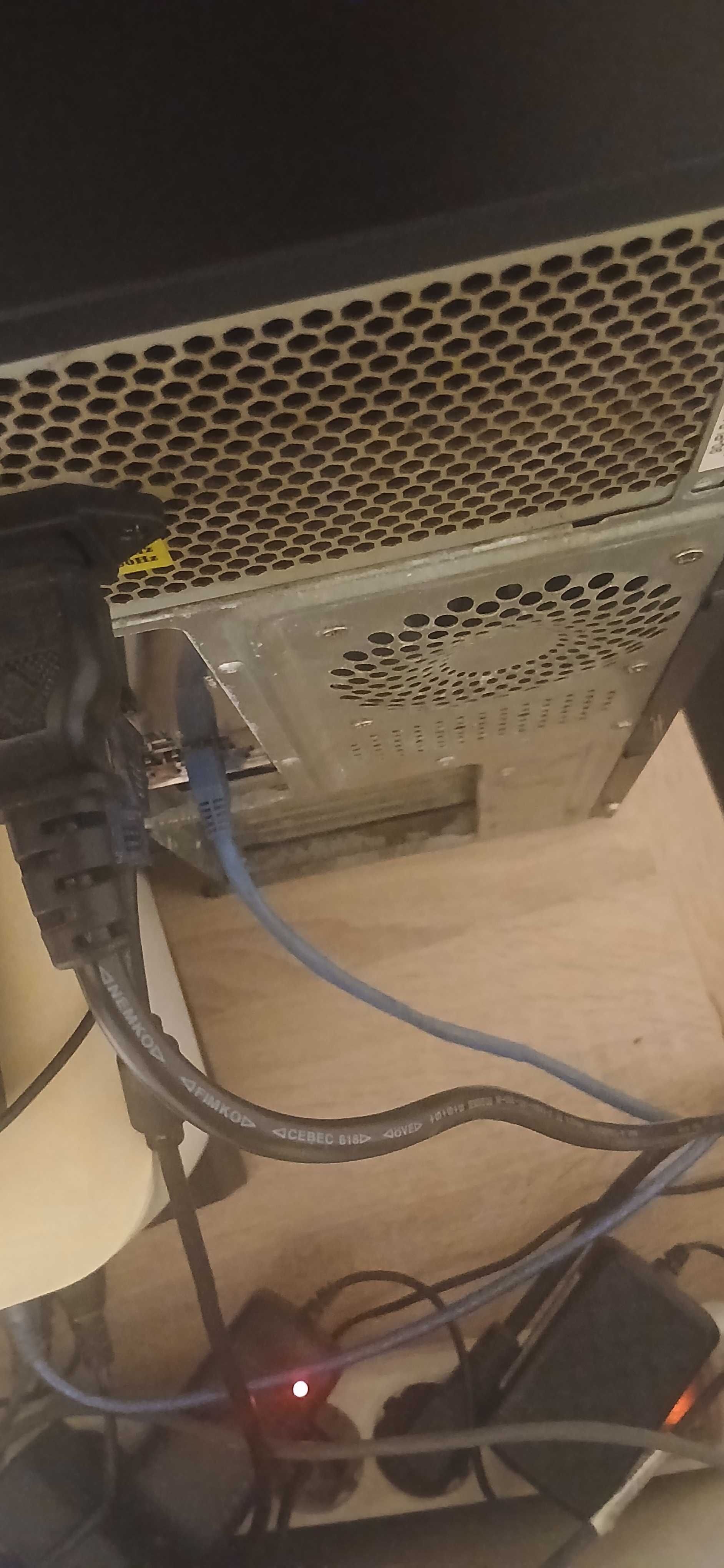 Продавам компютър Asrock