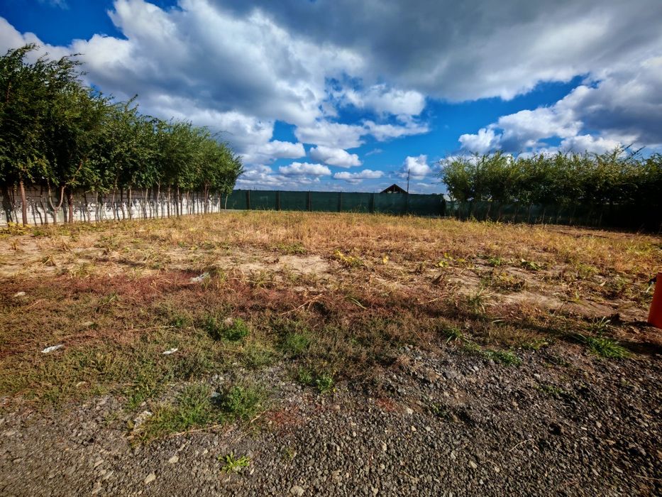 Vand teren Cazasu 500 mp cu utilități  Apa curent și gaze