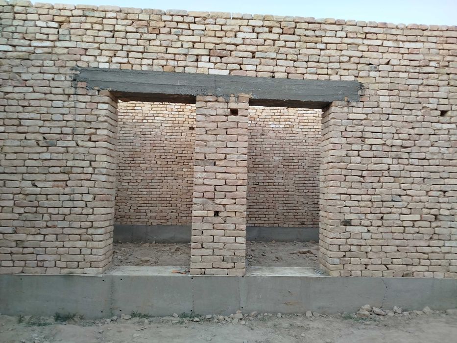 Дачный участок с новым недостроенным домом