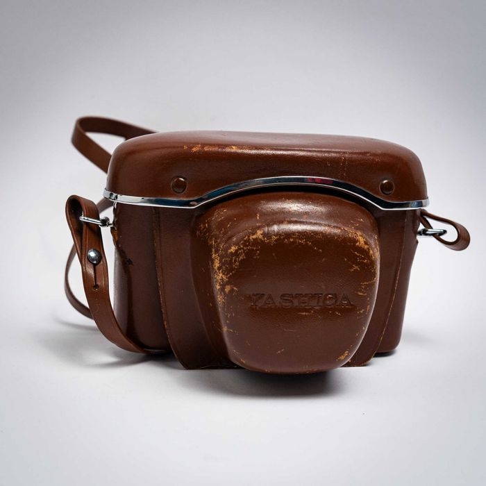 Aparat foto Yashica Minister II in stare EXCELENTA cu husa originala.