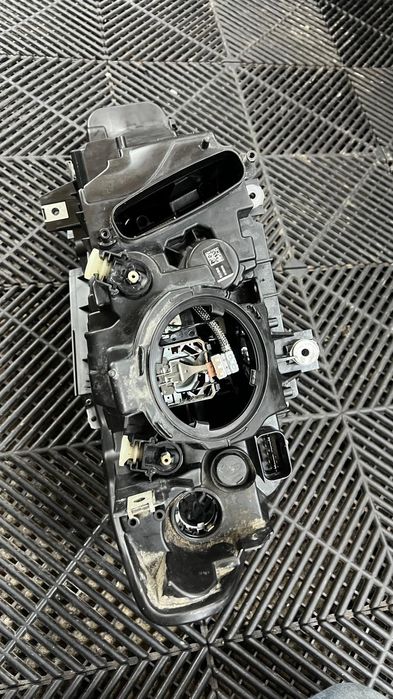 Far stanga bi xenon f30 f31 de europa