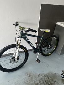 Custom and light bike