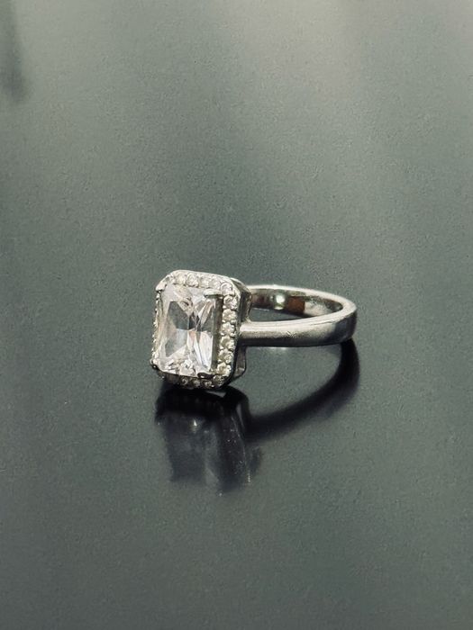 Елегантен сребърен пръстен с регулируем размер