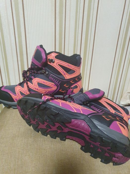 Туристически дамски обувки