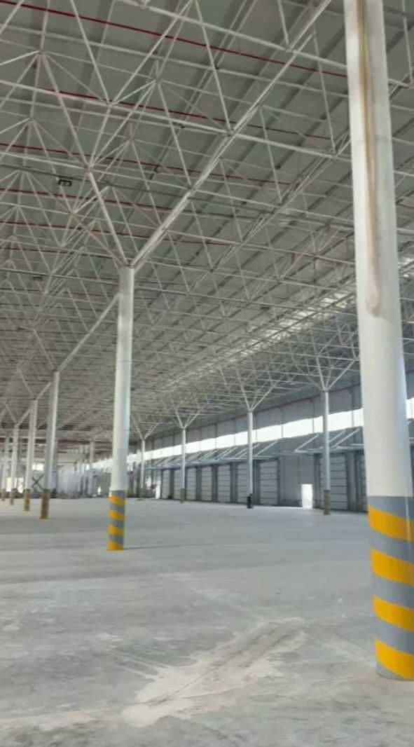 Сдаётся в аренду 80 000 м². сухой склад. Делимый.