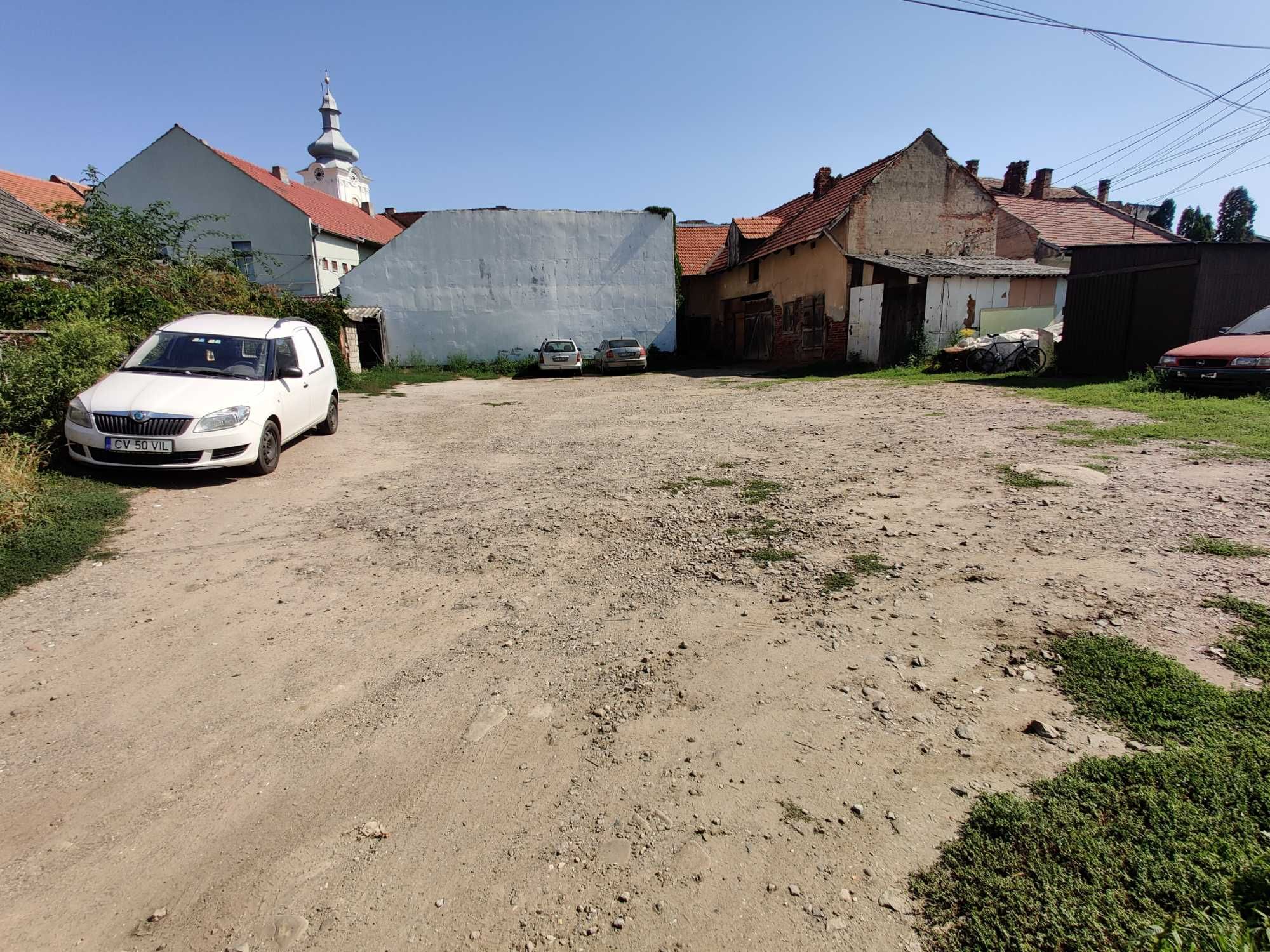 Teren cu casă în centrul orașului Târgu Secuiesc, 929 MP