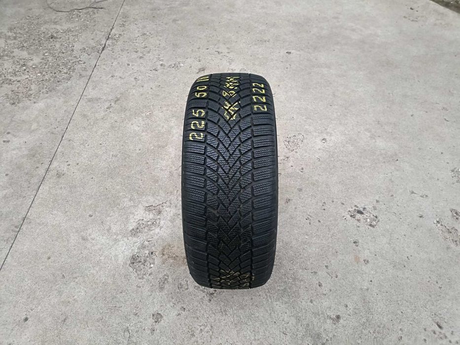O anvelopa iarna 225 50 18 Bridgestone Blizzak LM 005 cu 8 mm 2222