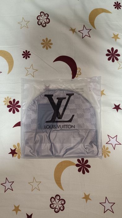 Caciula Louis Vuitton (LV)