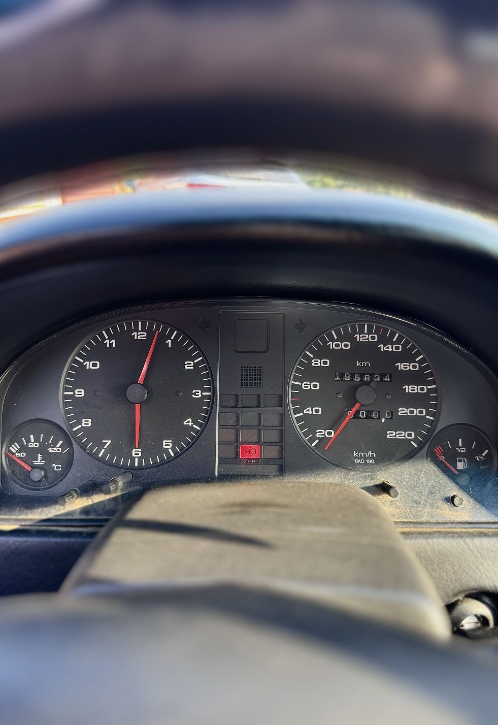 Продавам Audi 80