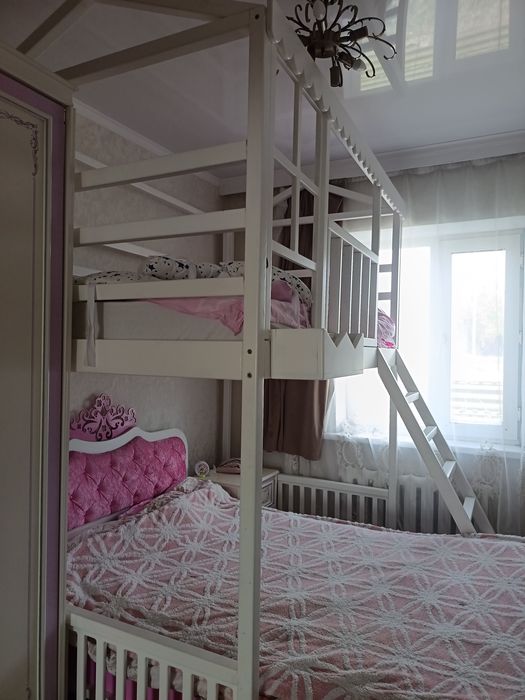 Двухъярусная кровать