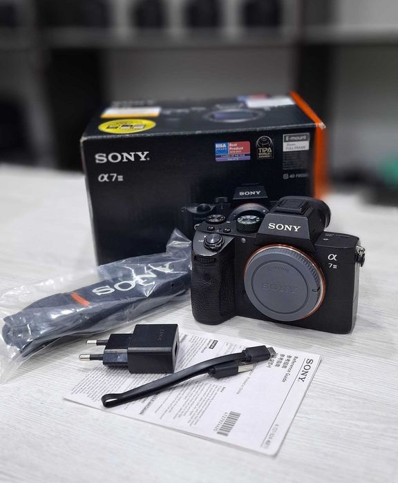 Sony a7 III body sotiladi