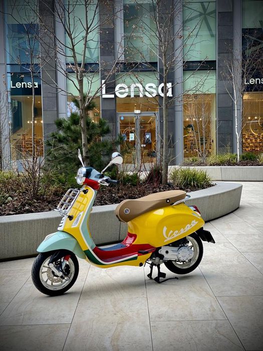 Scuter Vespa Sean Wotherspoon ( 946 sei giorni dior armani  946 bunny)