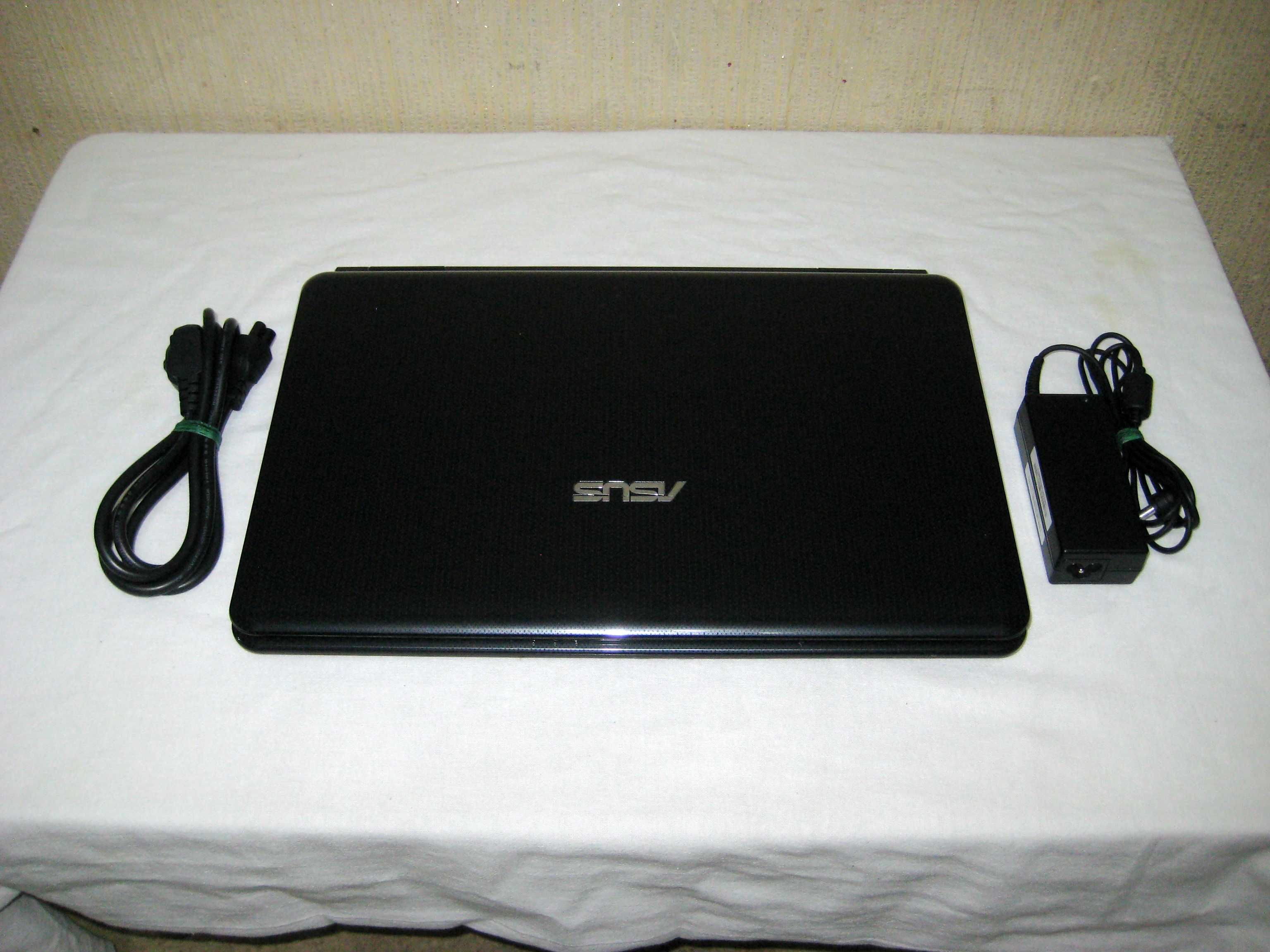 Ноутбук ASUS офисный OZU3Gb/HHD300Gb DVDrom идеальном рабочим состояни