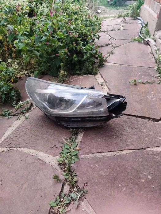 Фара передняя правая Hyundai i30