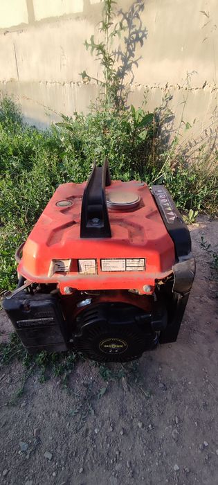 Продам бензиновый генератор для рыбалки итд