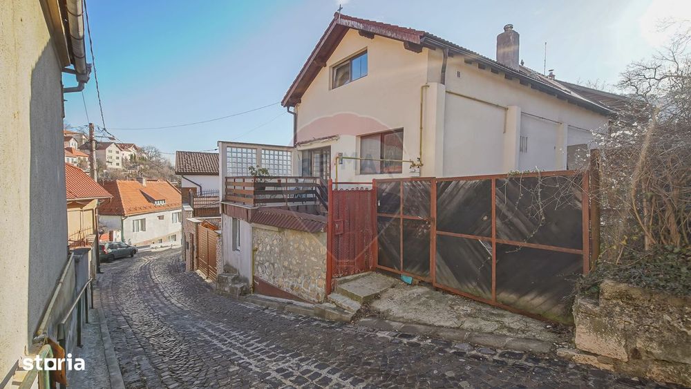 Podul Lui Grid 13 | Casa 4 Camere Cu Doua Bai Si Priveliste | Schei