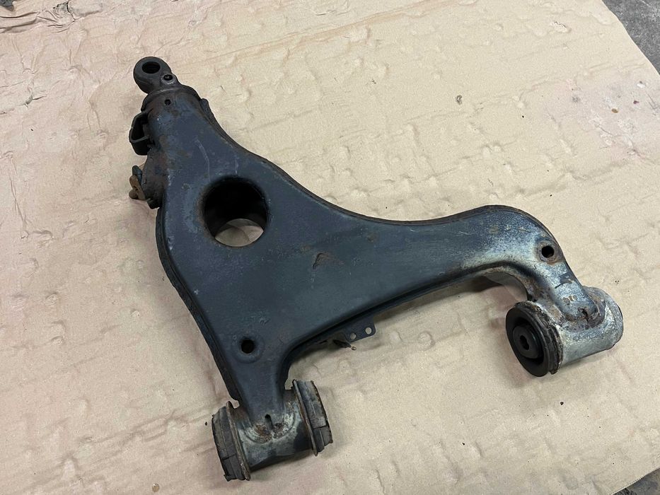 Преден десен носач за Mercedes E-class W210