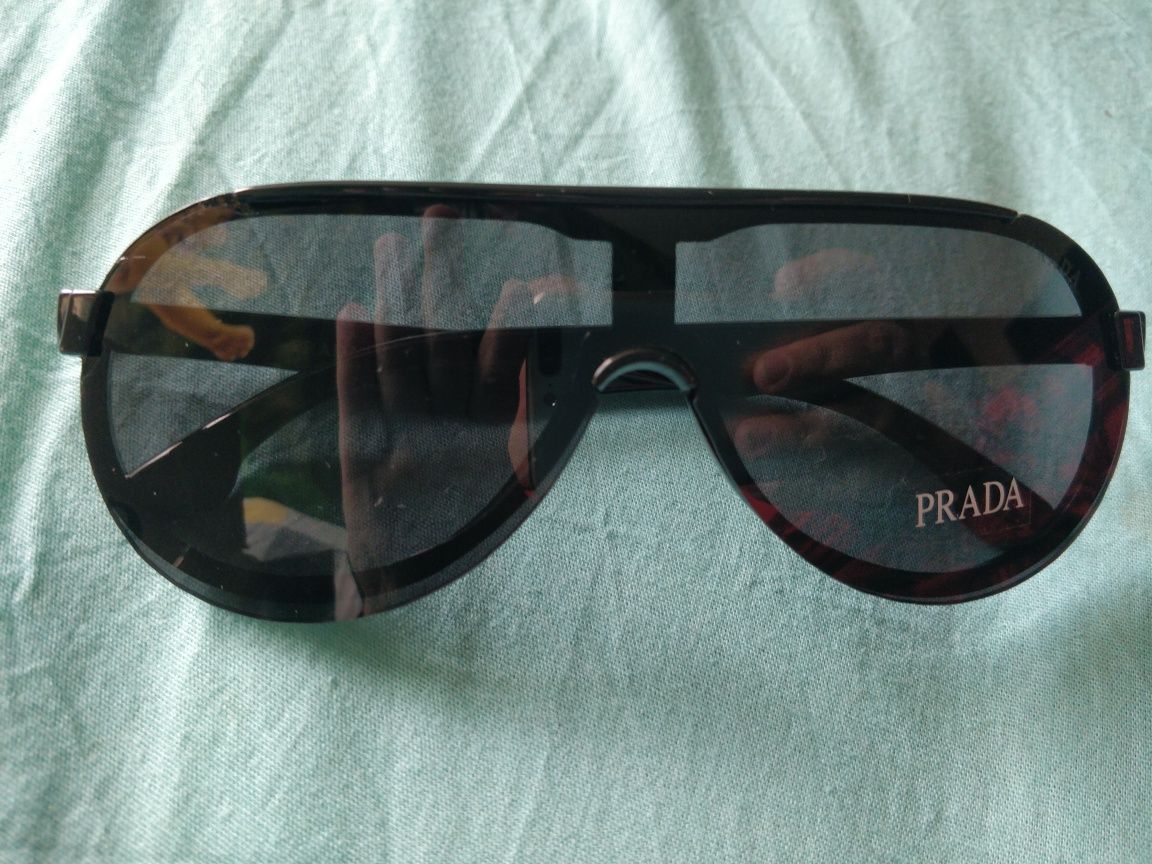 Ochelari de soare model Prada
