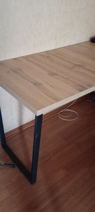 Продам стол для компьютера