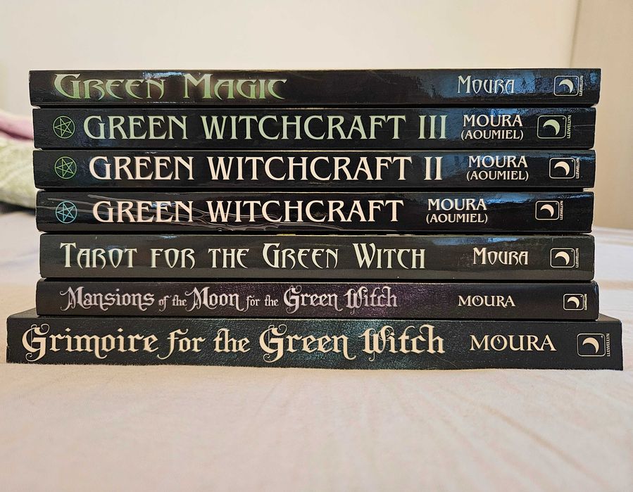Комплект книги Green Witchcraft Series - Ann Moura (7 бр.)