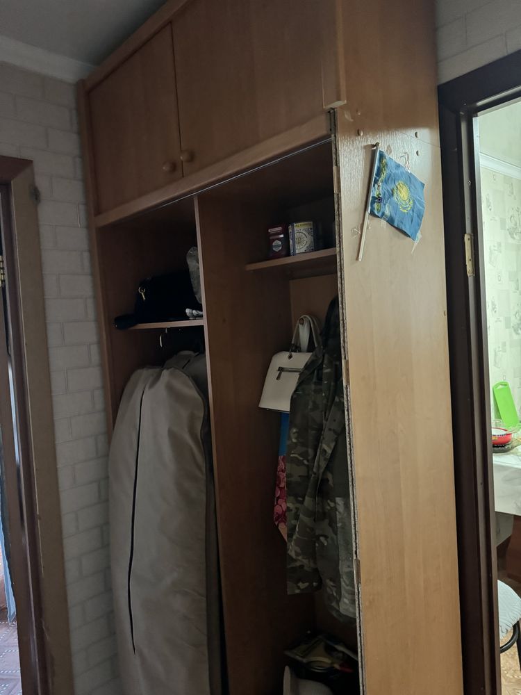 Отдаи камод, прихожку, шкаф всё за 15 тыс