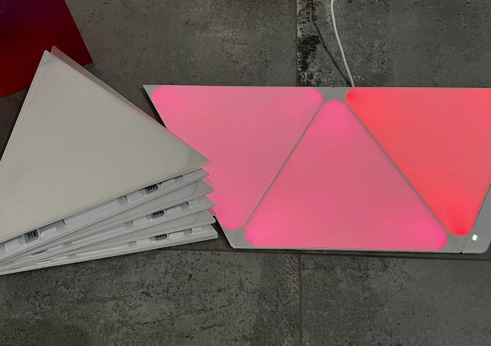 Kit 10 panouri inteligente luminoase smart Nanoleaf Shapes Triangles