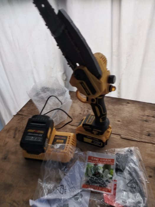 Ръчена  аклуматорна резачка за части