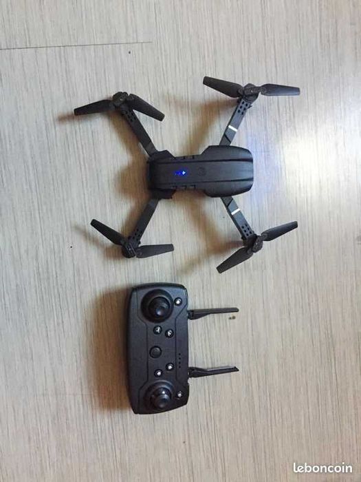 Drona cu telecomandă ,cu camera,pliabila husa, incarcare USB, 360gr