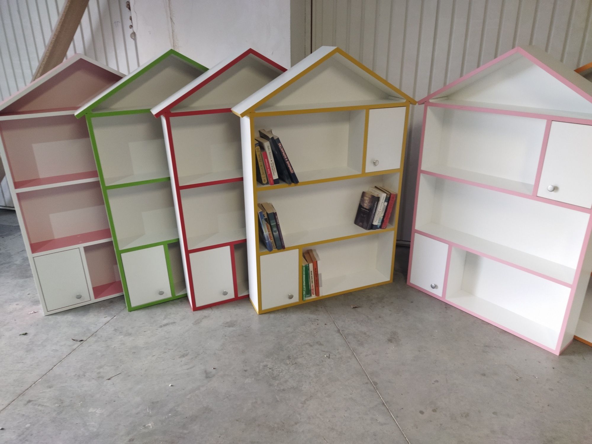 Къщичка за кукли, библиотека,къщичка за книги,етажерка