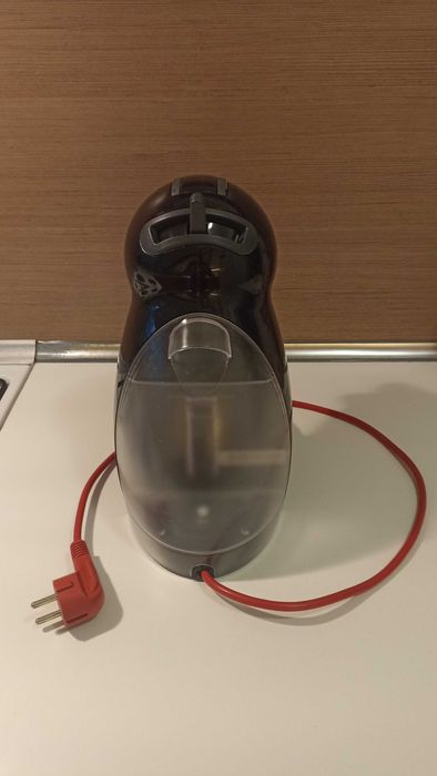 кафе машина с капсули Delonghi dolce gusto piccolo