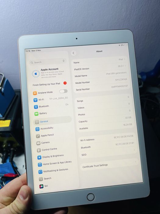 Vând iPad gen 8 wifi 32 gb  10.2 inch impecabil