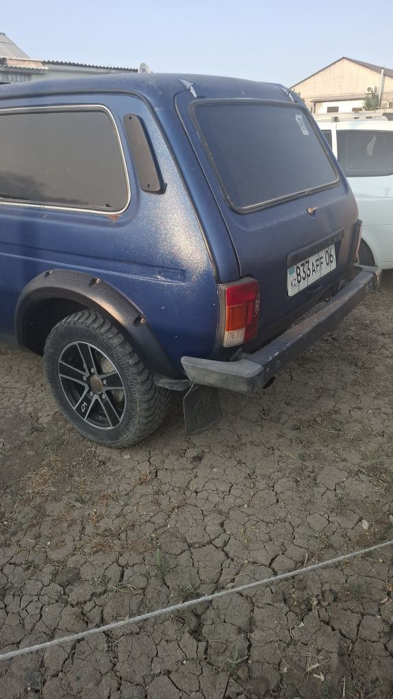 Нива 4×4 на полном ходу