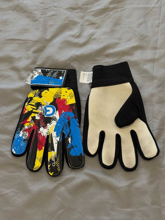 Вратарски ръкавици за футбол ново състояние размер 9 (M)