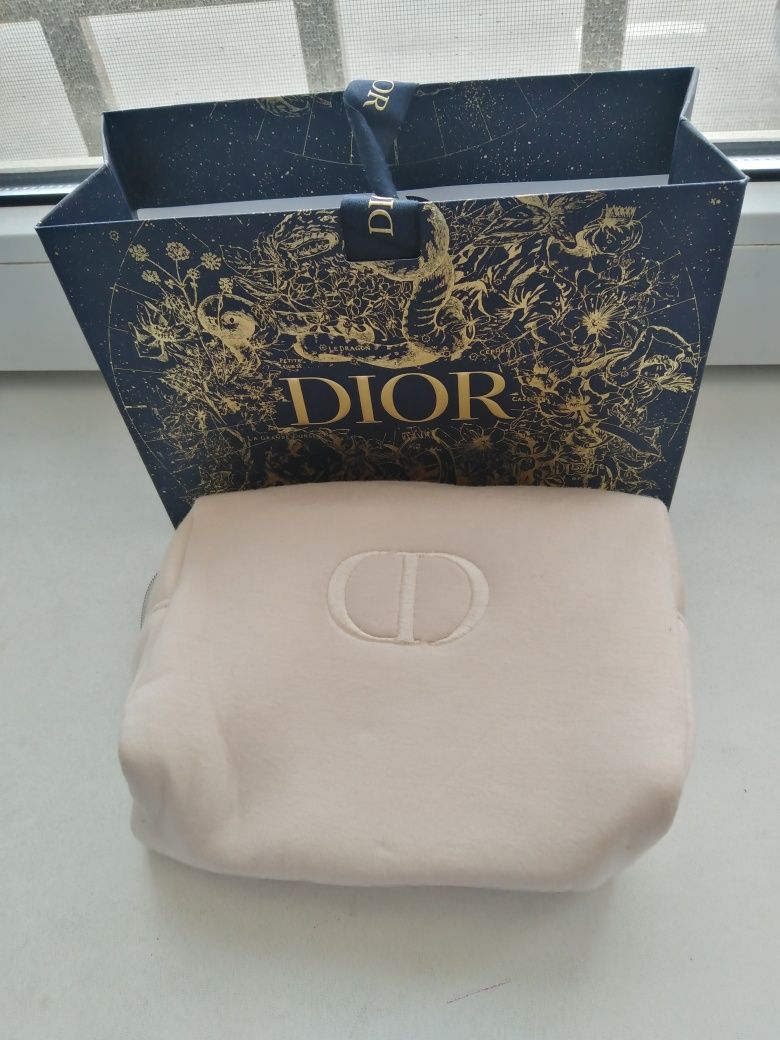 Dior truse/pouch pentru machiaj