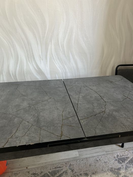 Продам срочно стол!