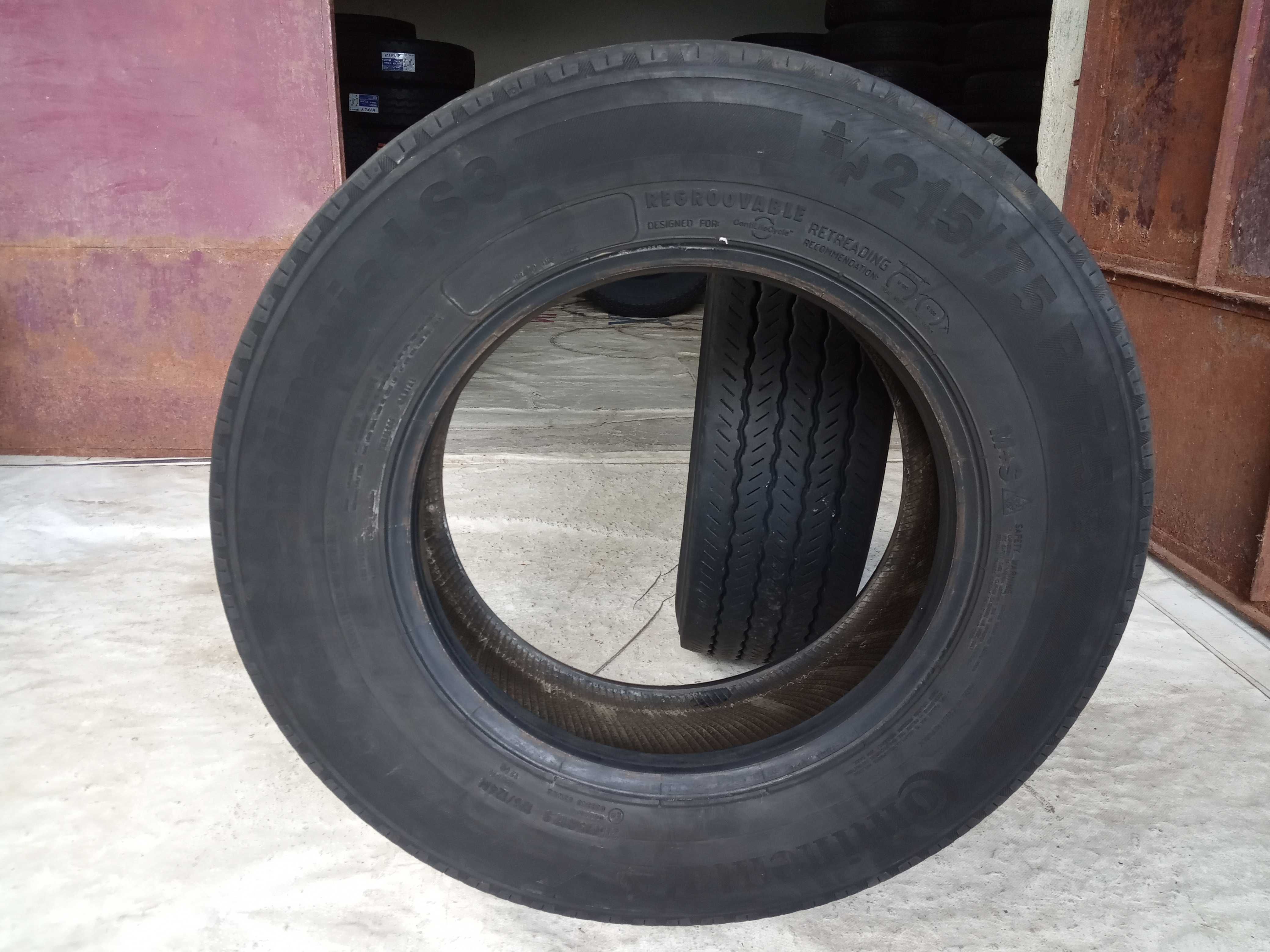 2 тежкотоварни гуми 215/75R17.5 Continental Scandinavia LS3 126M 12PR