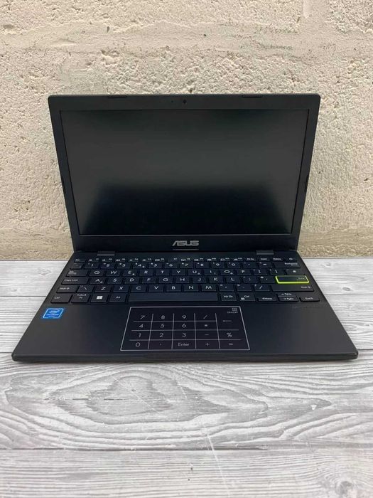 Asus VivoBook E210MAB Windows 11
