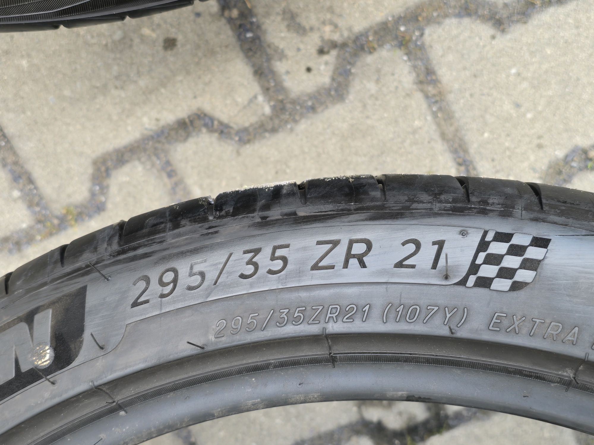 295 35 21 Michelin 2бр