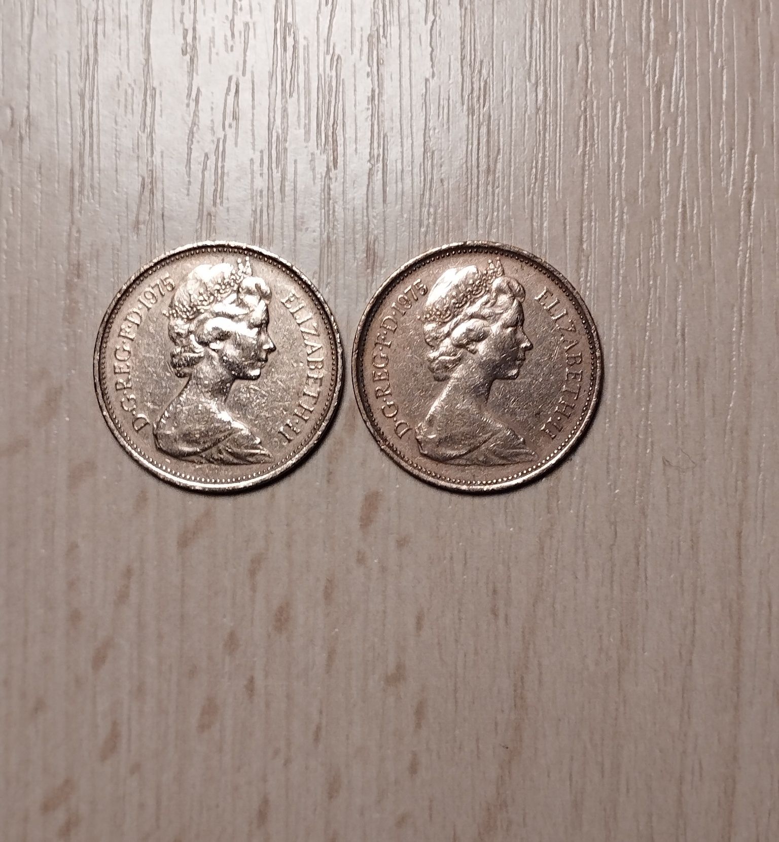 Moneda Regina Elizabethll,doua monede 2newpence