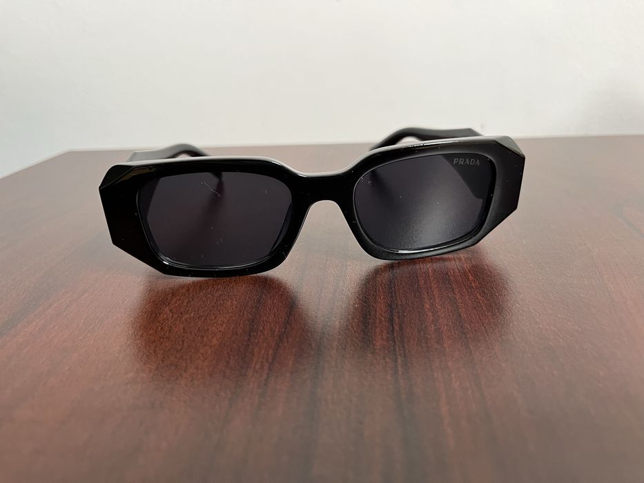 Ochelari de soare Prada