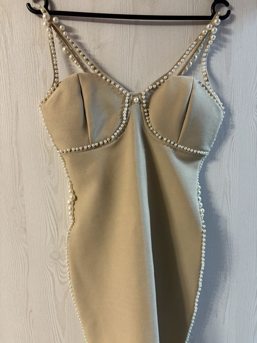 Дамска рокля с перли