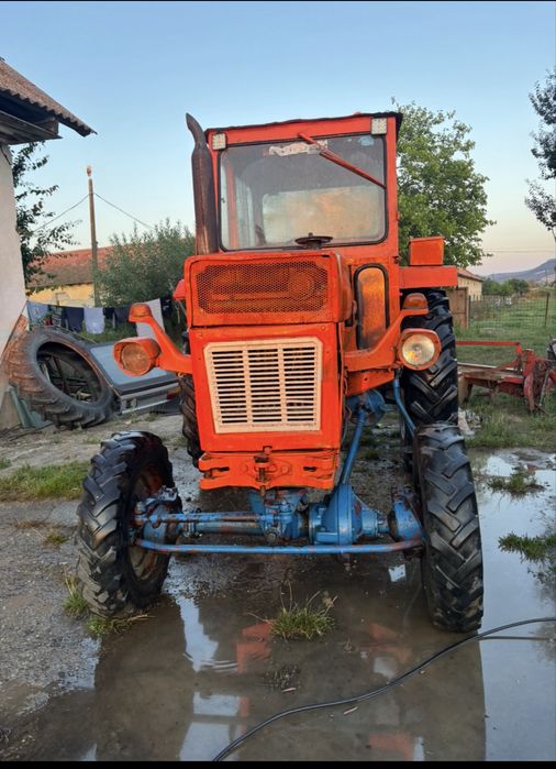 Vand tractor UTB 651 romanesc cu fata