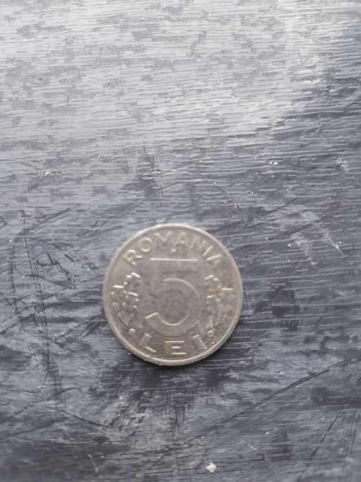 Vând 2 monezi vechi pentru colectionari